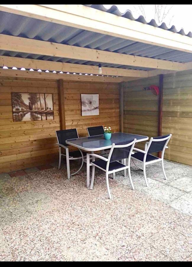 Cozy Chalet In Opmeer Near Amsterdam And Beach Extérieur photo
